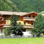 Residenz מלון דירות 3*