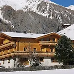 Residenz מלון דירות 3*